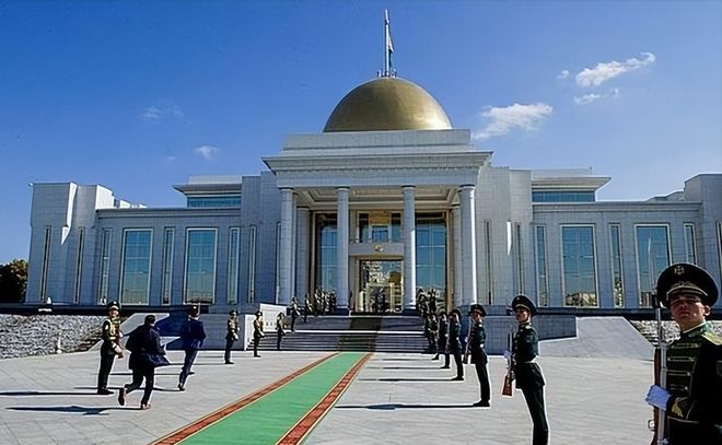 国至今仍在闭关锁国？比朝鲜还要神秘爱游戏app登录亚洲唯一的永久中立(图21)