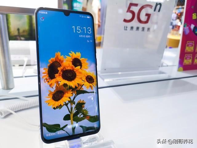 14与vivo X200s性价比大对决ayx爱游戏app体育OPPO Reno(图2)